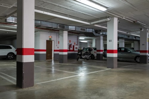 Garajes Edificio Centris I - Galería de imágenes